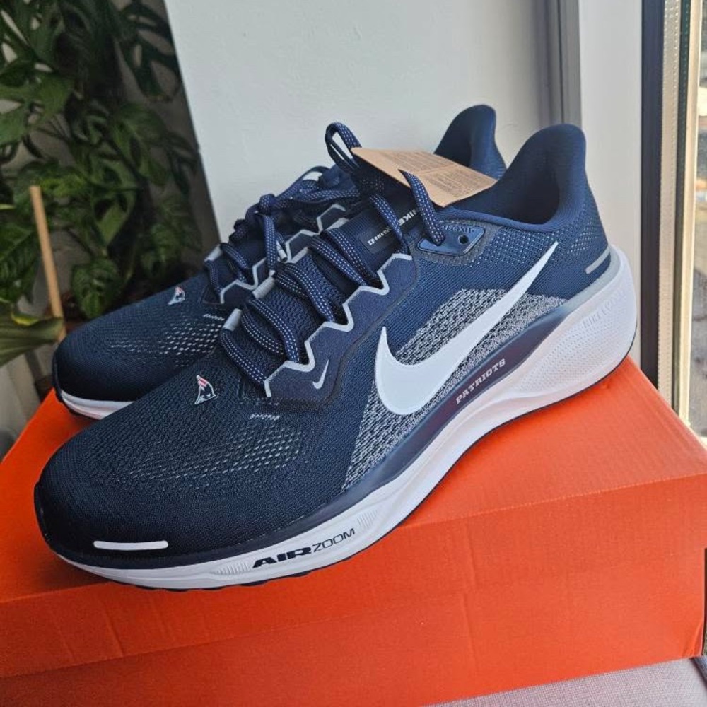 NIKE ZOOM PEGASUS 41 PATRIOTS Size 11.5 - Picture 6 of 13